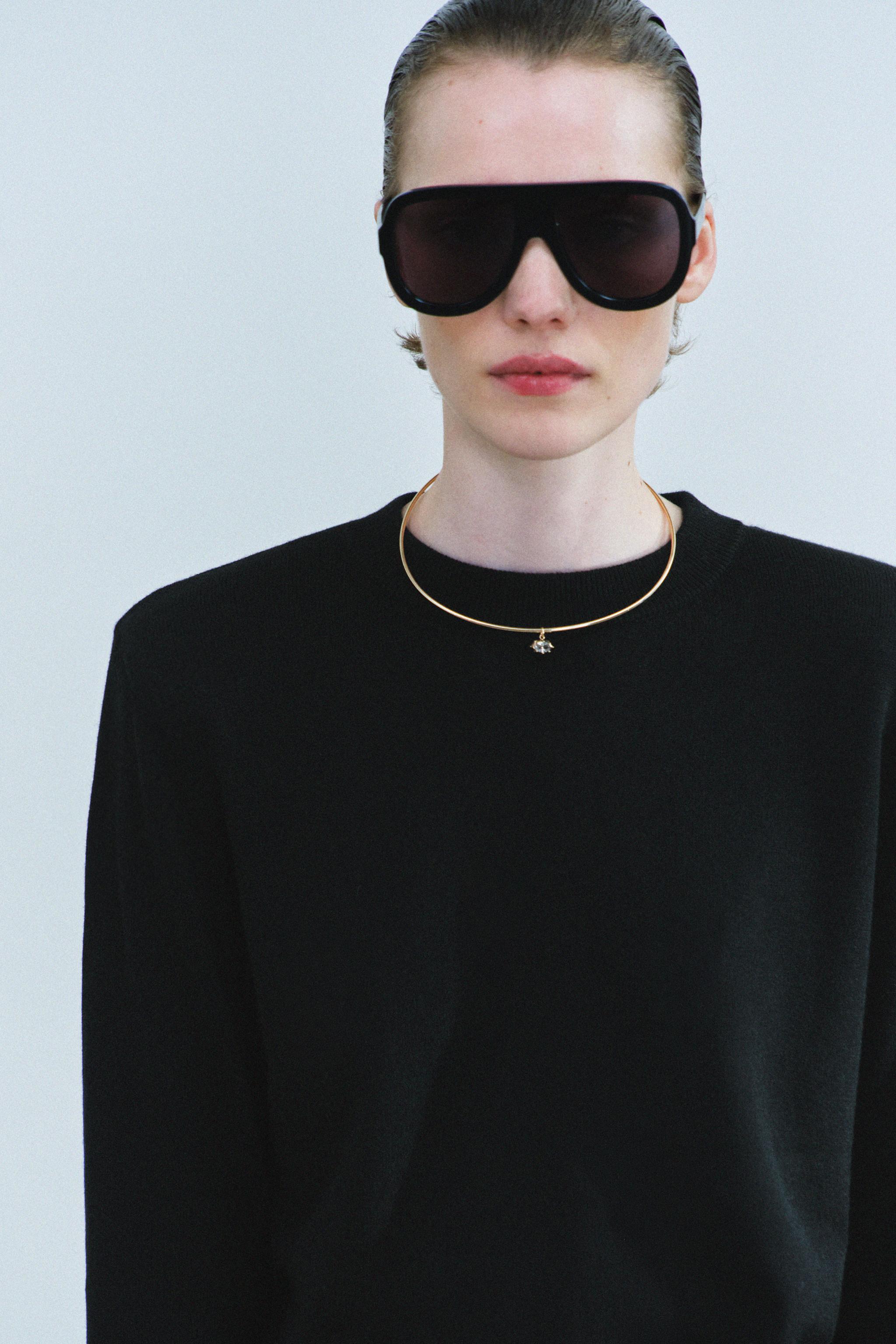 RHINESTONE CHARM CHOKER