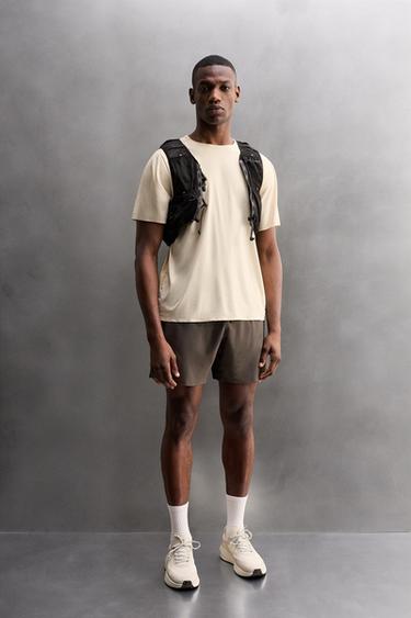 COLOUR BLOCK RUNNING SHORTS - Brown by Zara