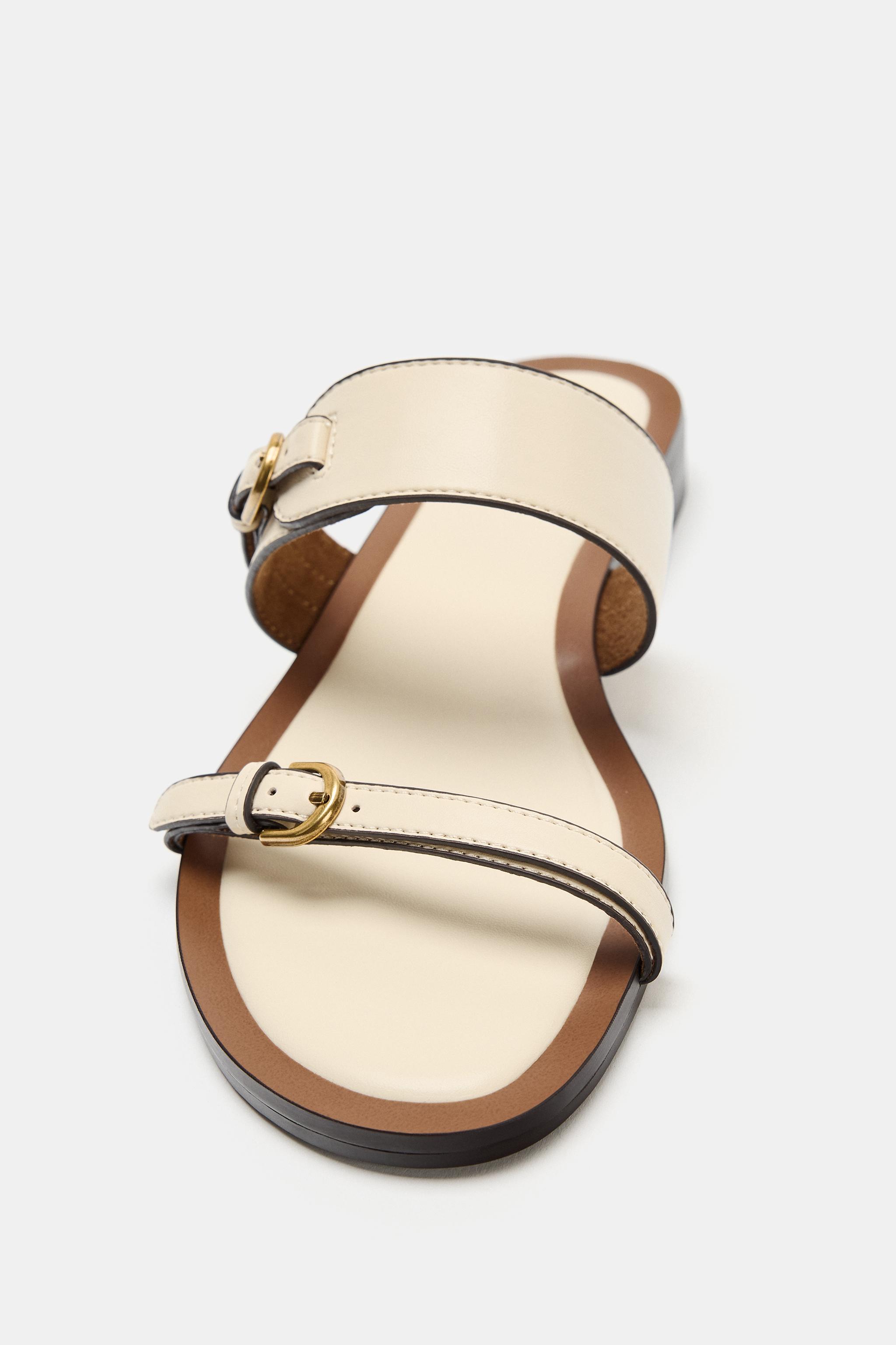BUCKLE DETAIL SANDALS