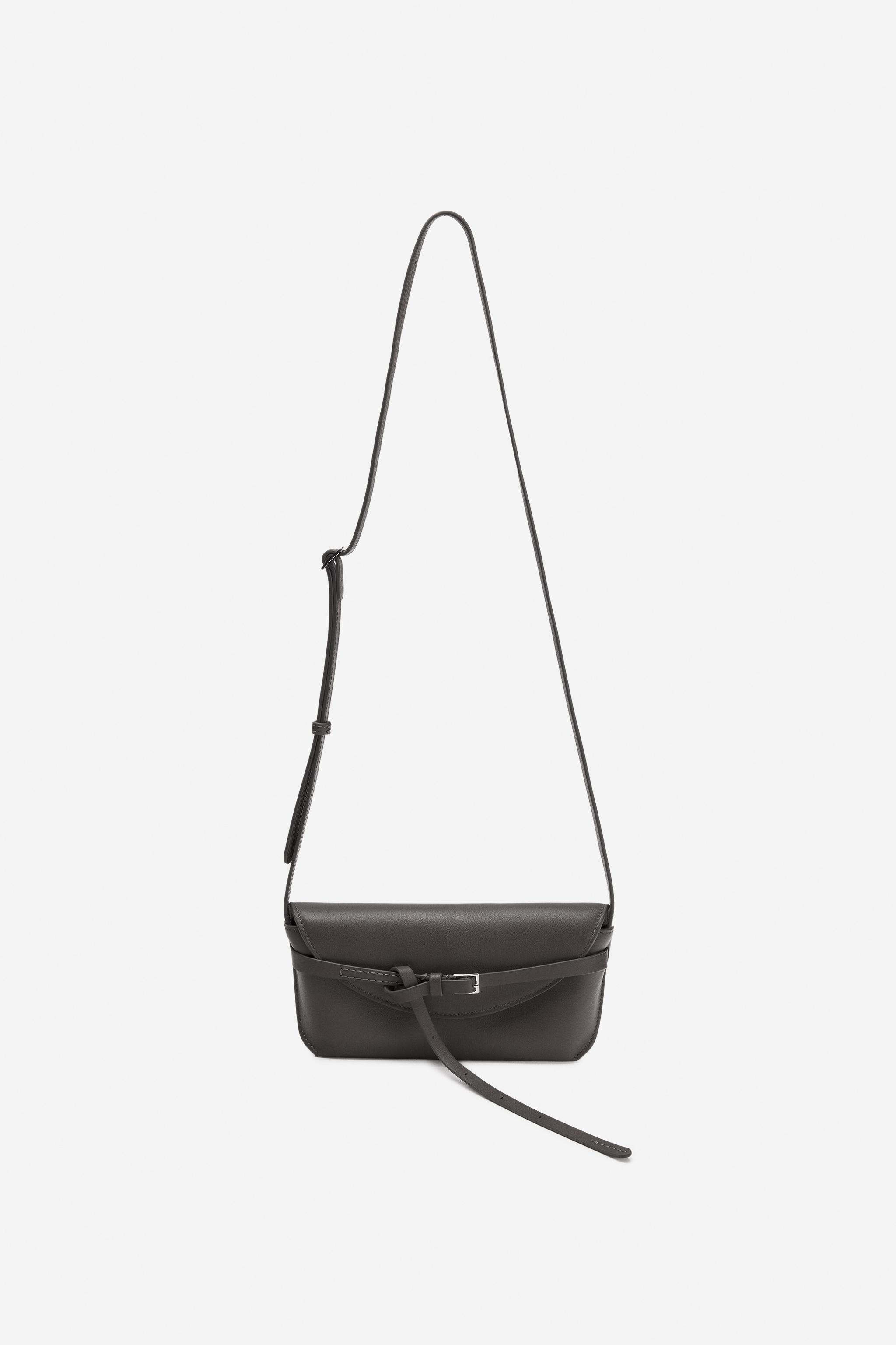 SAC BANDOULIÈRE EN CUIR - THE ITEM