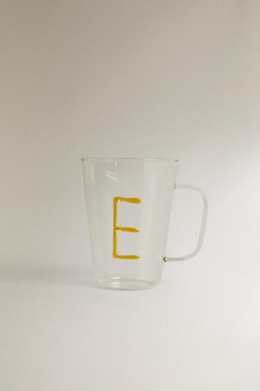 BOROSILICATE MUG WITH INITIAL E — Mustard 1