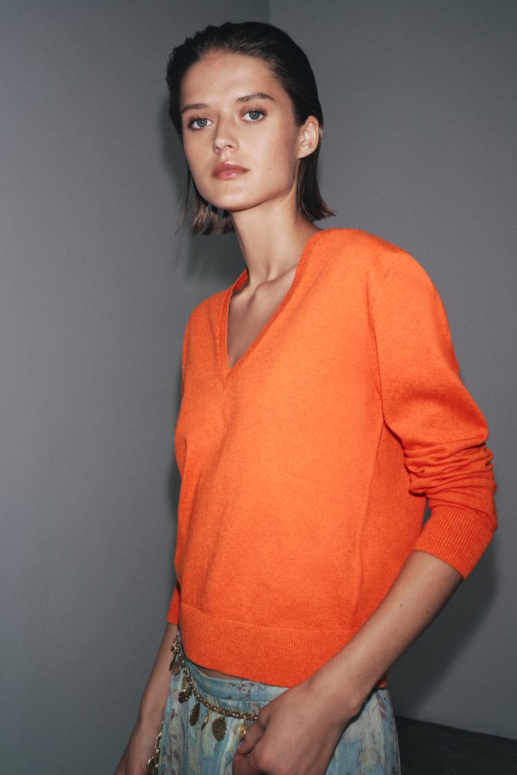 PLAIN KNIT V-NECK SWEATER