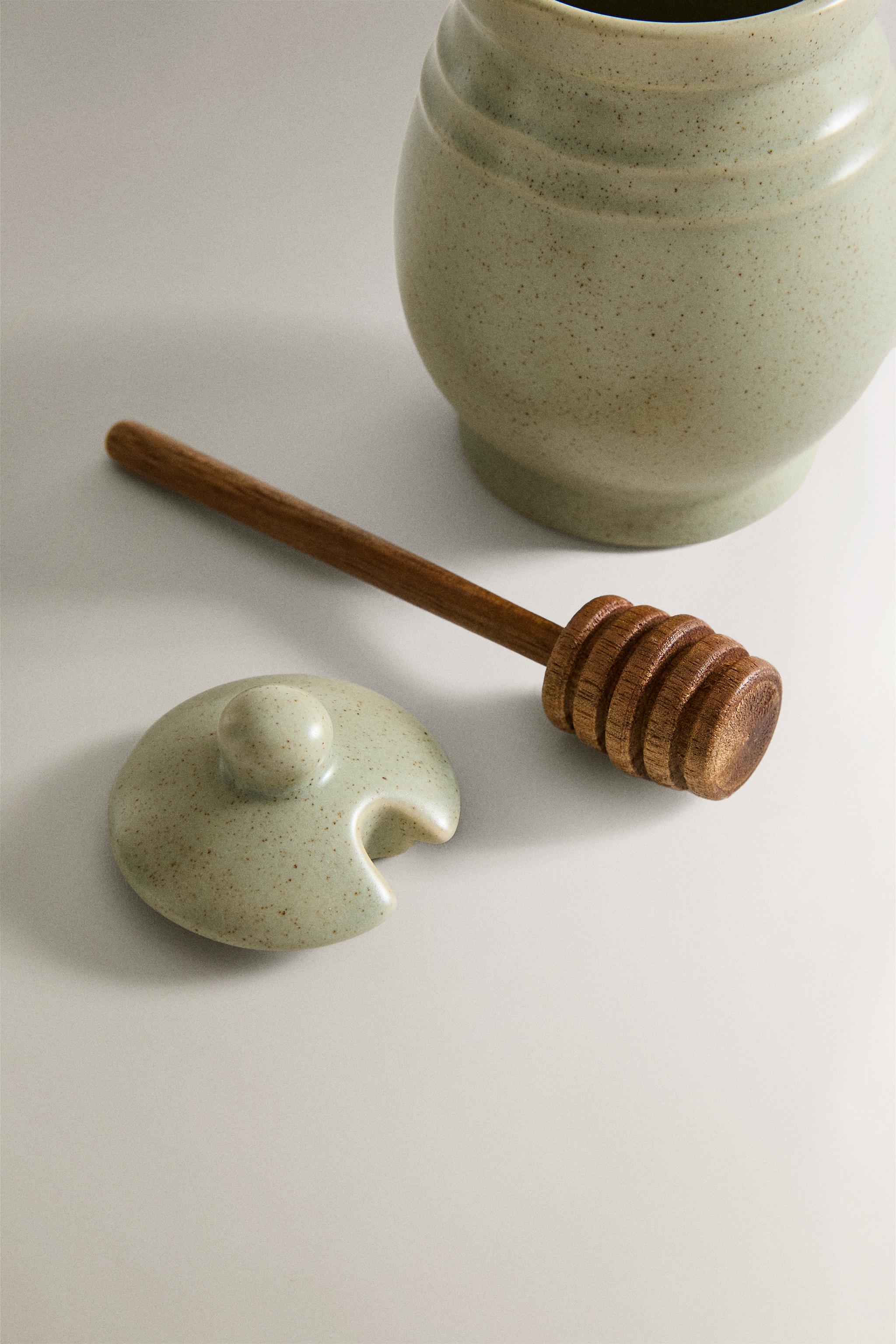 STONEWARE HONEY JAR WITH SPOON