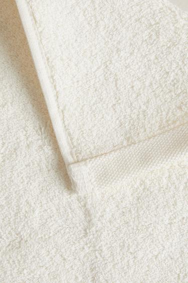 PACK OF HIGH-QUALITY COTTON HAND TOWELS (PACK OF 3) - Ivory by Zara - Image 4