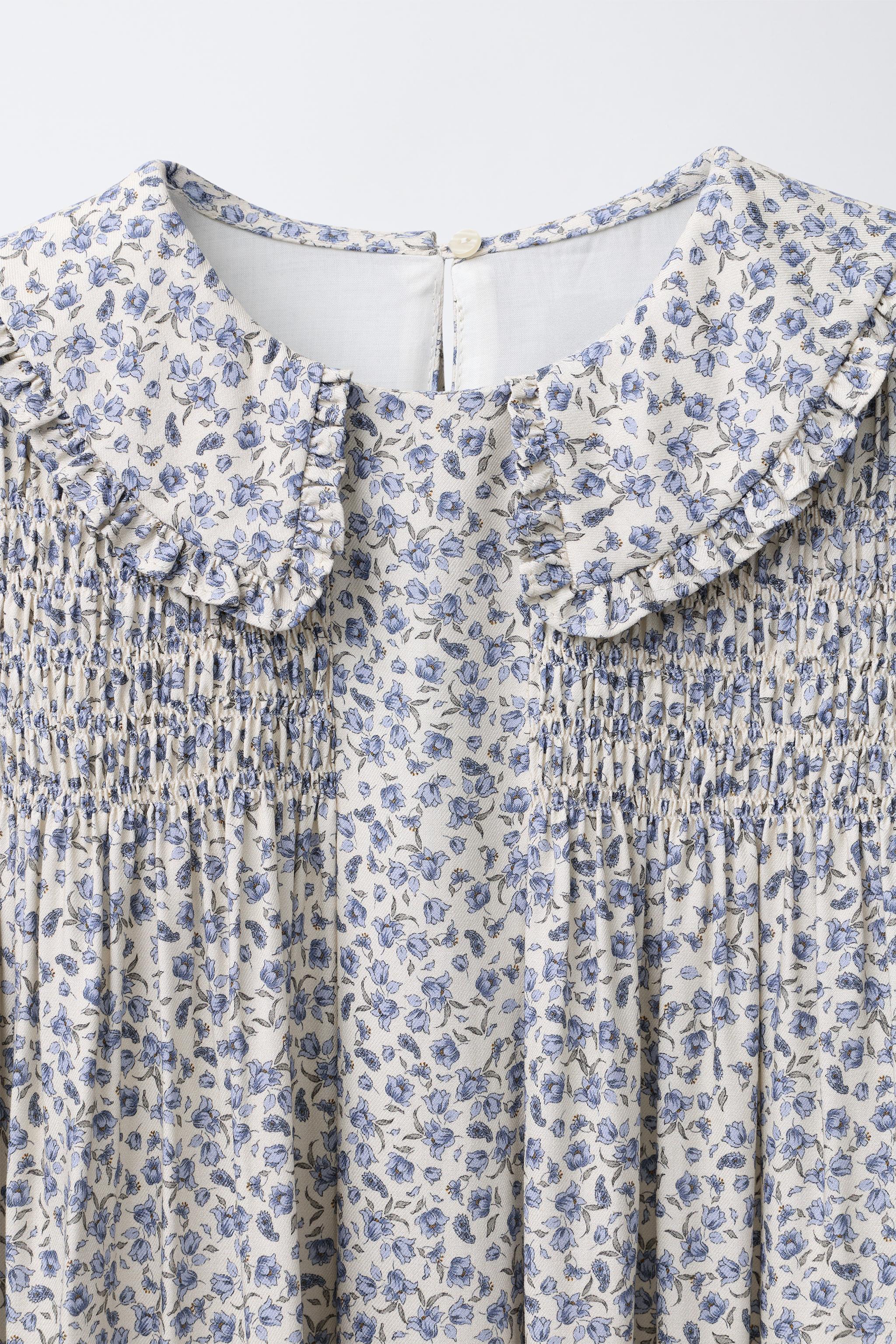 ROBE À FLEURS ET VOLANTS