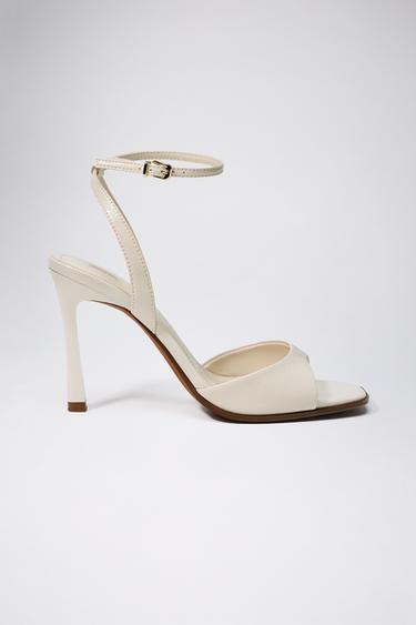 Zara PATENT EFFECT HEELED SANDALS - White