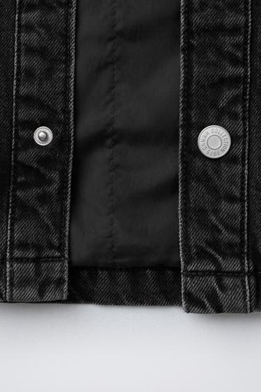 SURCHEMISE EN DENIM MATELASSÉE À CAPUCHE AMOVIBLE - Noir de Zara - Image 5