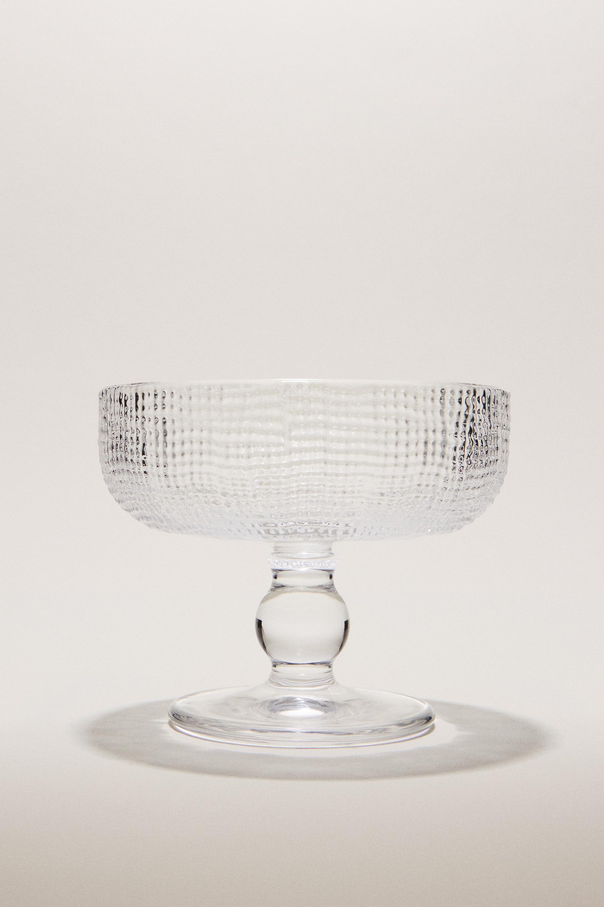 RAISED DESIGN GLASS ICE-CREAM CUP — Transparent