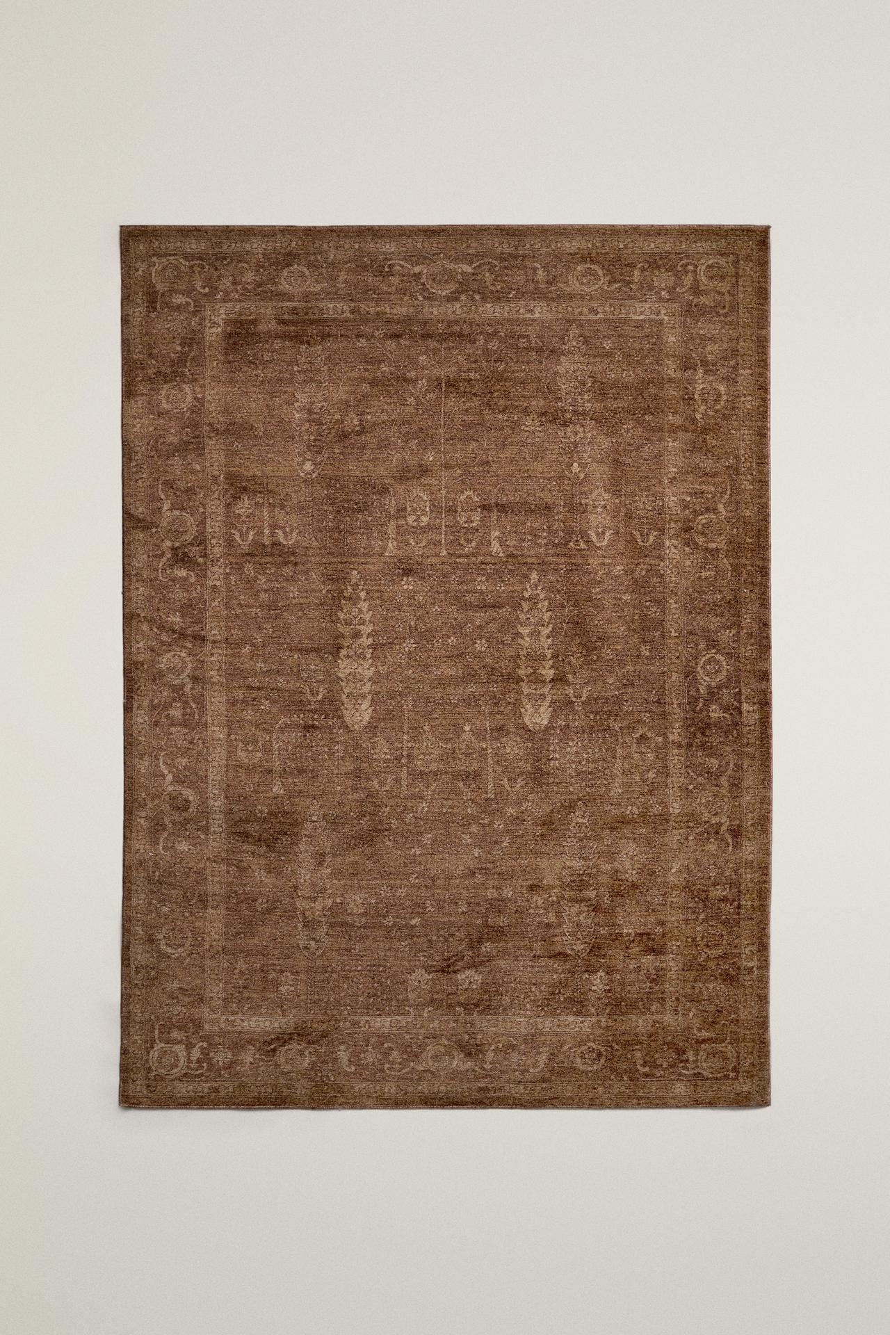 VINTAGE-EFFECT AREA RUG — Brown