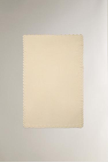 COUVERTURE BÉBÉ BORD CROCHET - Écru de Zara