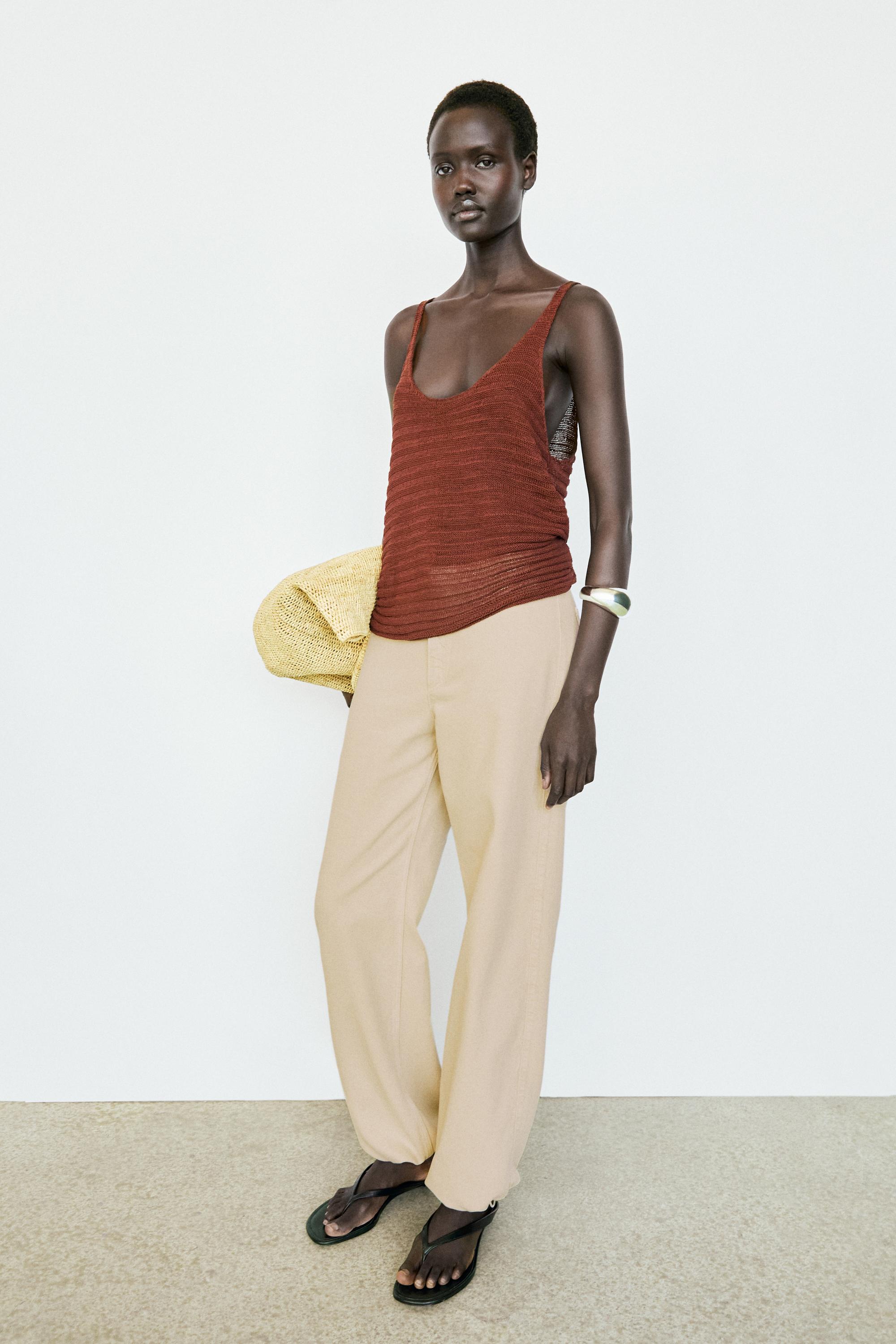 Textured knit strappy top — Brick