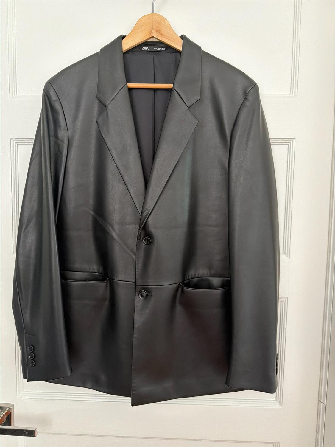 FAUX LEATHER BLAZER