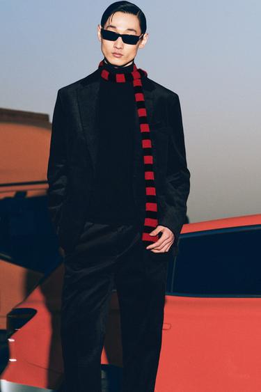 BASIC HIGH NECK SWEATER - Black by Zara