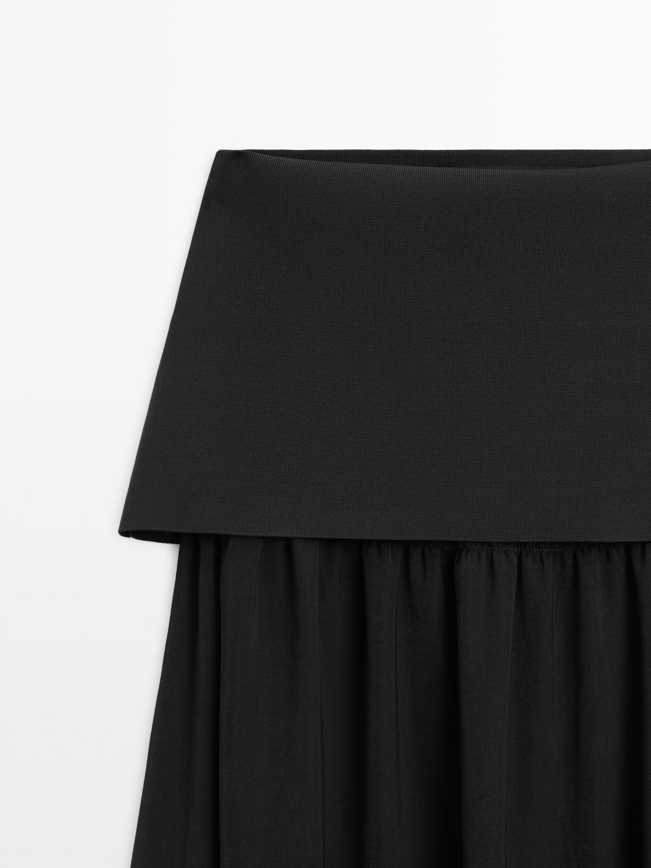 Flowing contrast midi skirt