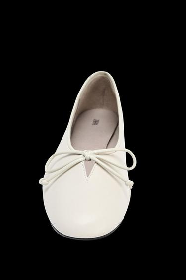 SOFT LEATHER BALLERINA SHOES WITH BOW - Ecru White by Zara