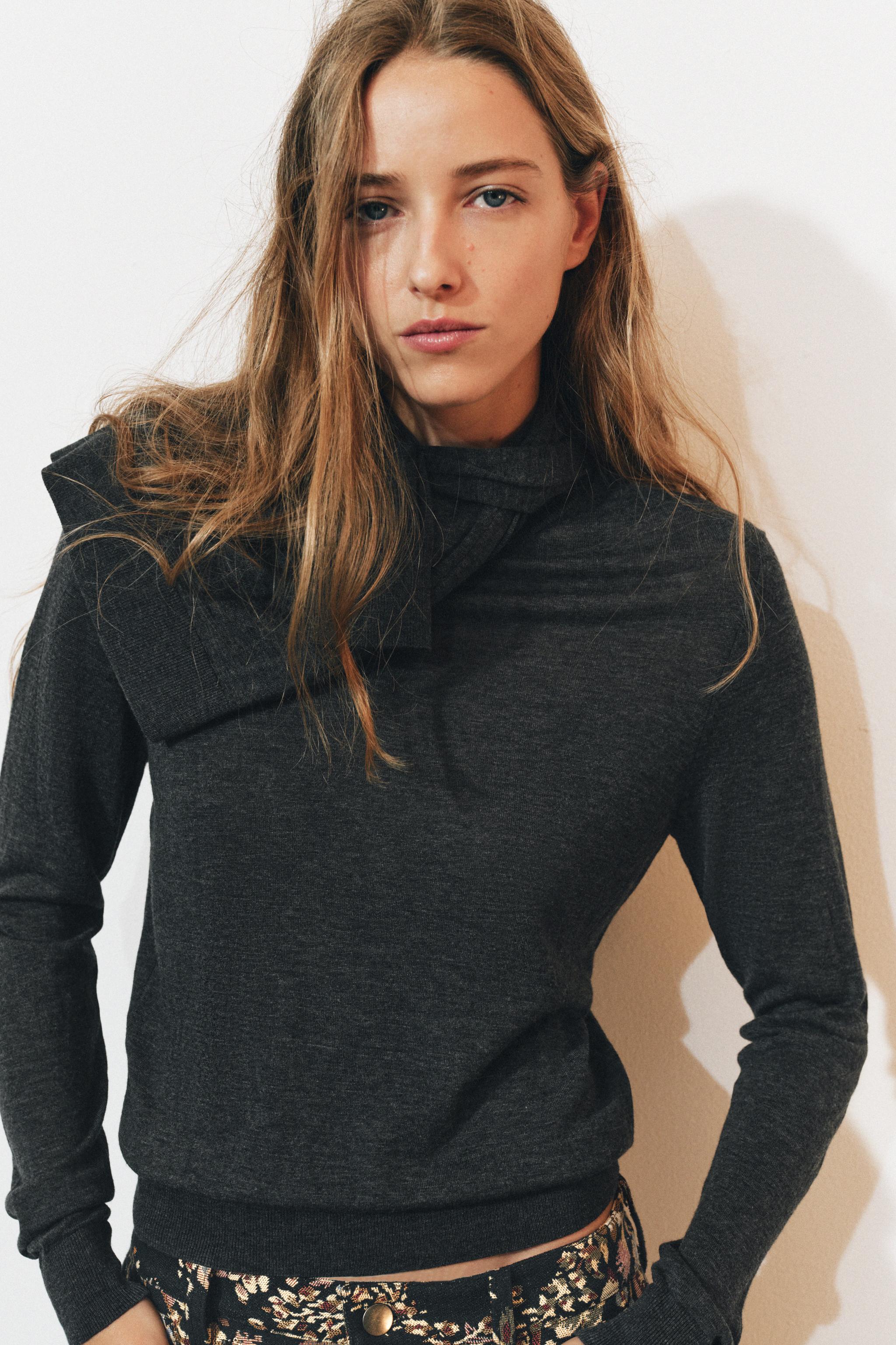EXTRA-FINE WOOL AND SILK SWEATER