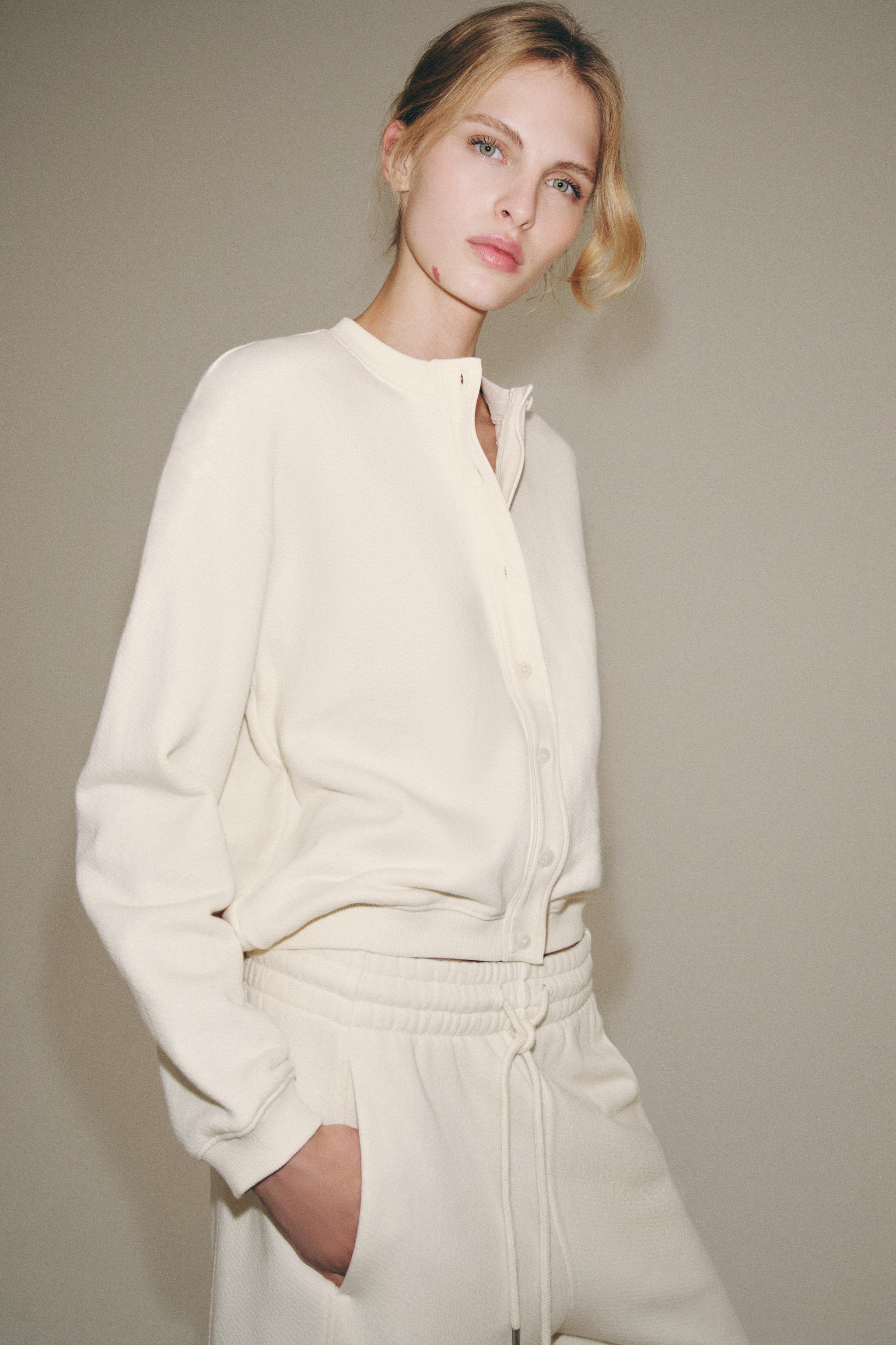 COTTON BUTTON-UP SWEATSHIRT — Ecru