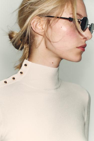 KNIT SWEATER WITH BUTTONS - Ecru by Zara