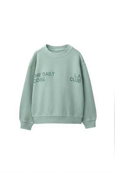 PULOVER S POTISKANIM NAPISOM - Barva zelene vode od Zare