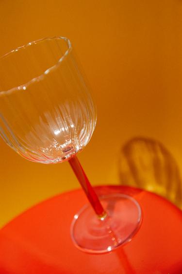 BOROSILICATE GLASS WITH COLOURED STEM - Red by Zara