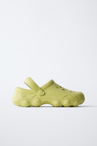 SABOTS CAOUTCHOUTÉS - Vert citron de Zara