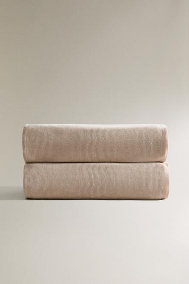 CHENILLE THROW - Light beige by Zara - Image 1