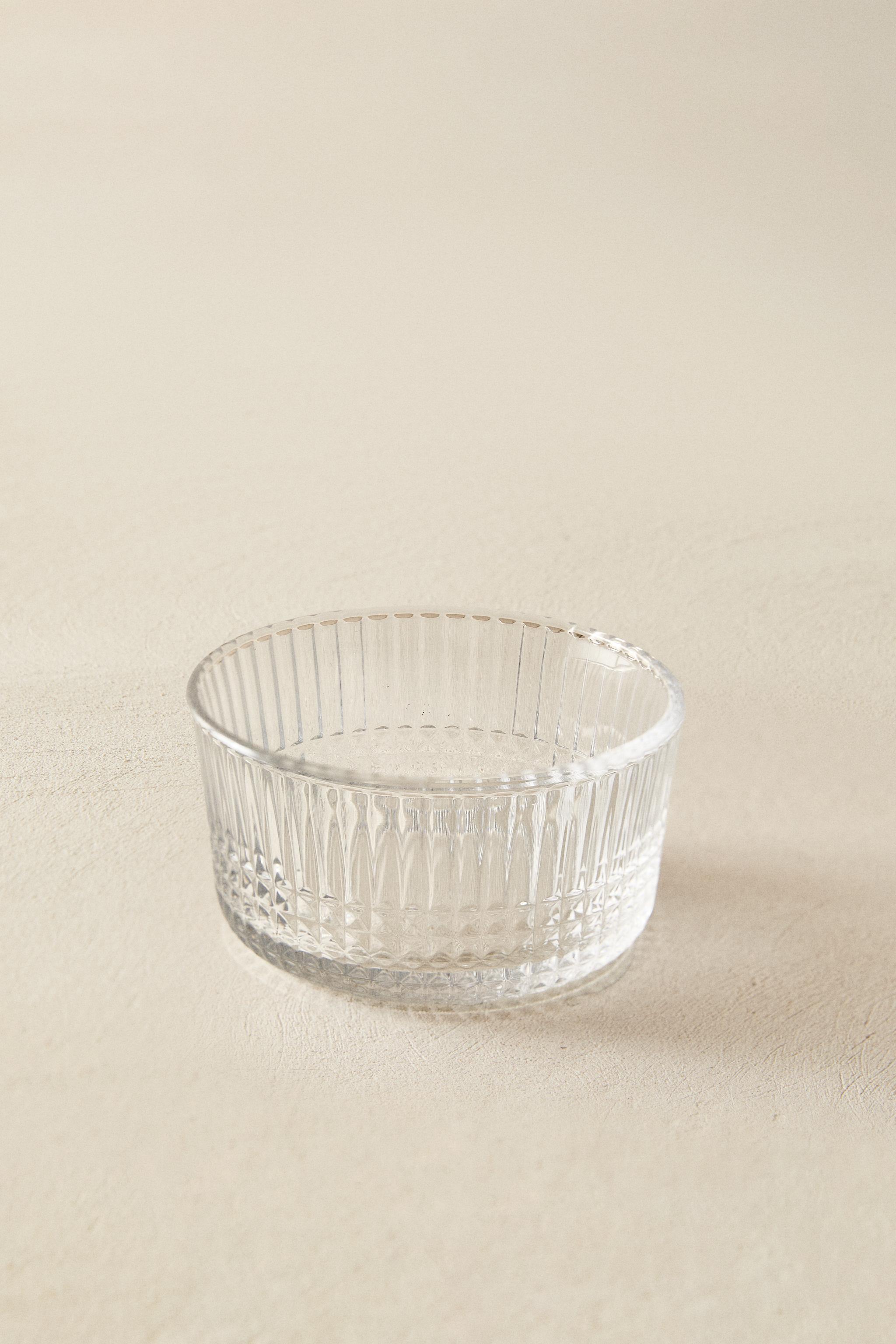 MINI GLASS BOWL WITH A RAISED DESIGN