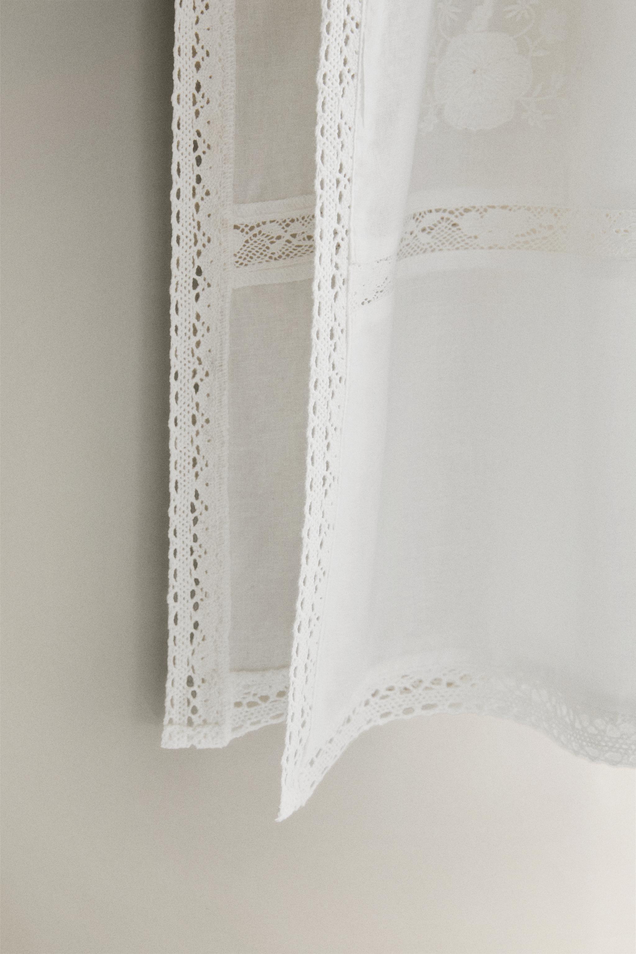 LONG TOP WITH SIDE SLITS