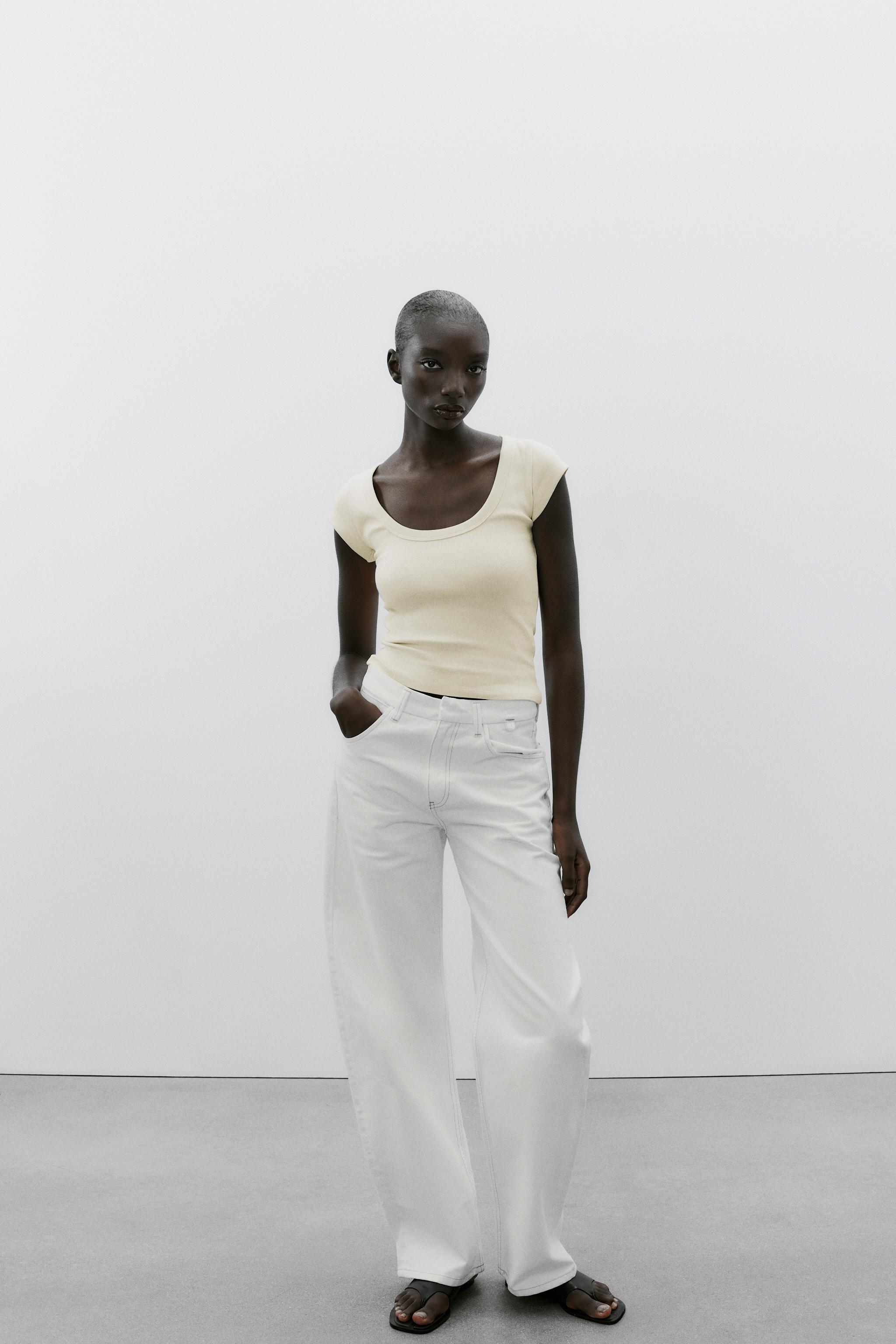 SCOOP NECK TOP