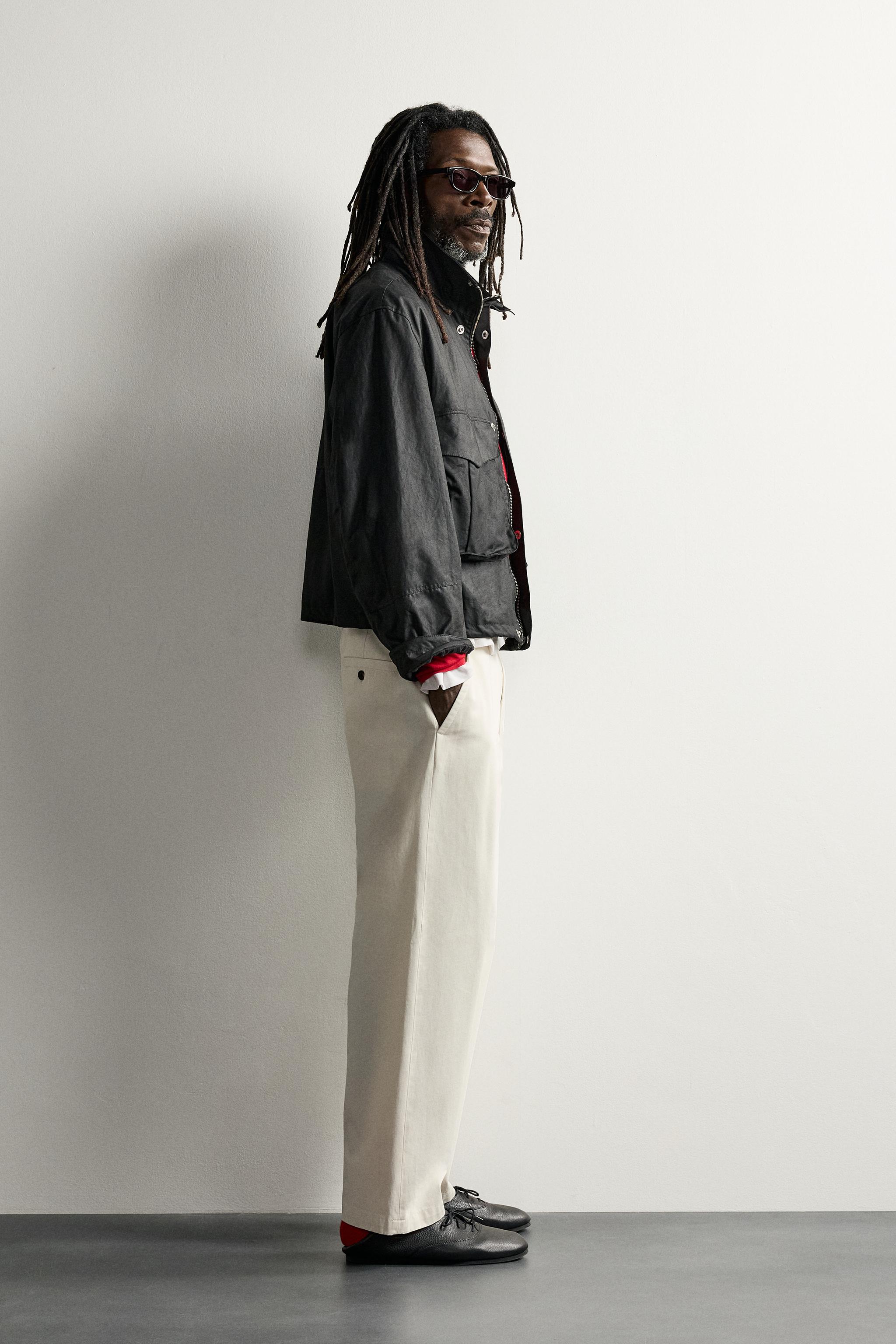 Мужские брюки Zara AARON LEVINE X ZARA REGULAR FIT CHINO PANTS — фото 4