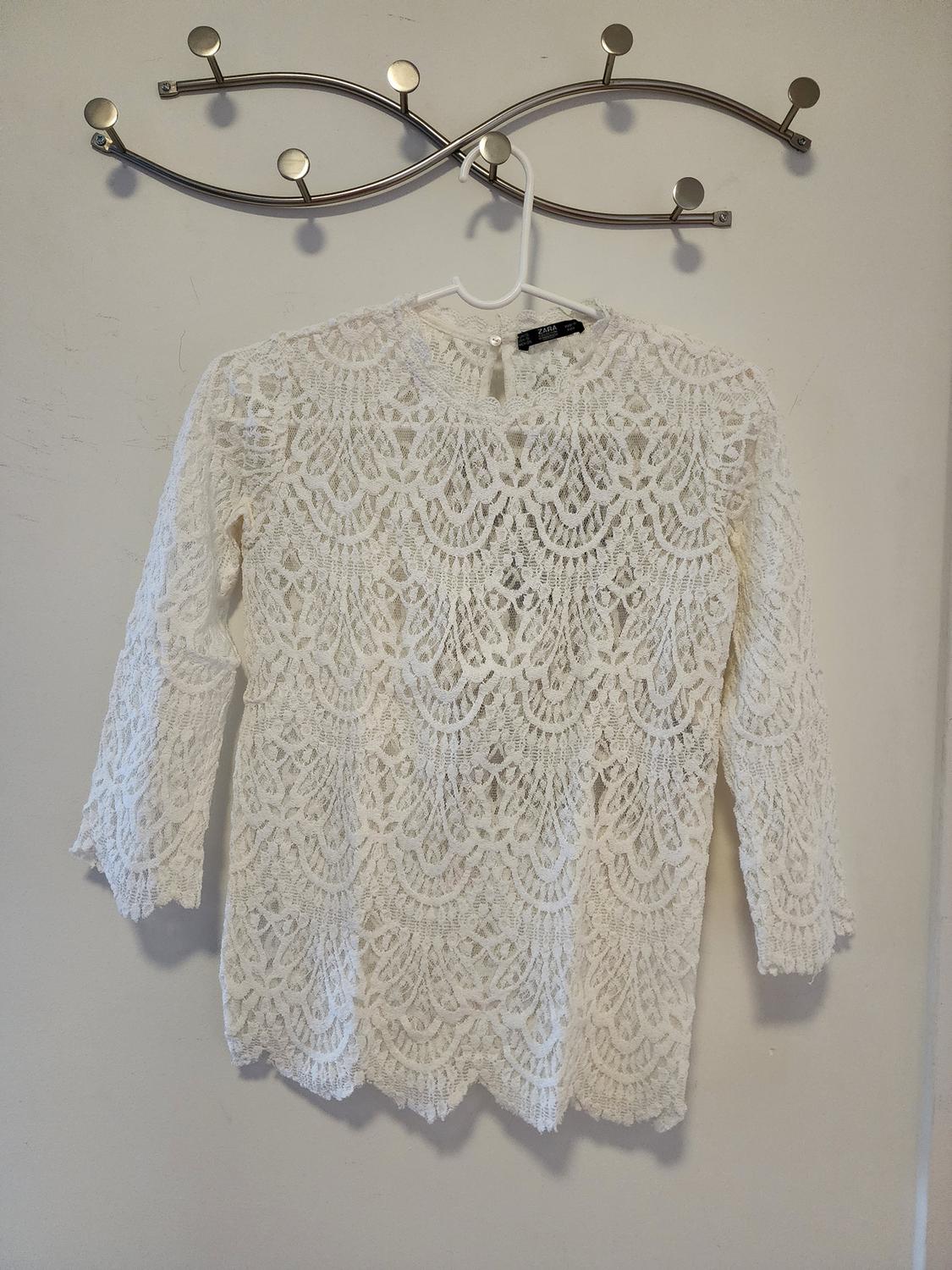 LACE TOP