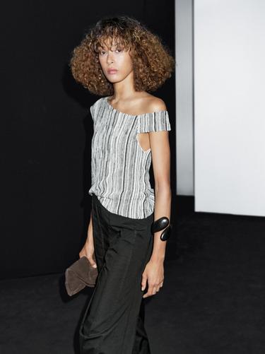 Zara Wide-leg trousers with seam details - Black