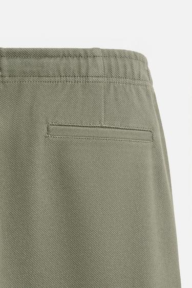 HOSE MIT JOGGER-BUND COMFORT - Dunkles Khaki von Zara