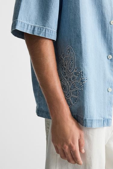 CONTRAST EMBROIDERY DENIM SHIRT - Light blue by Zara