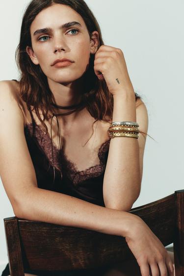 חבילה של 3 צמידי מתכת עם ניטים - זהב / כסף של Zara