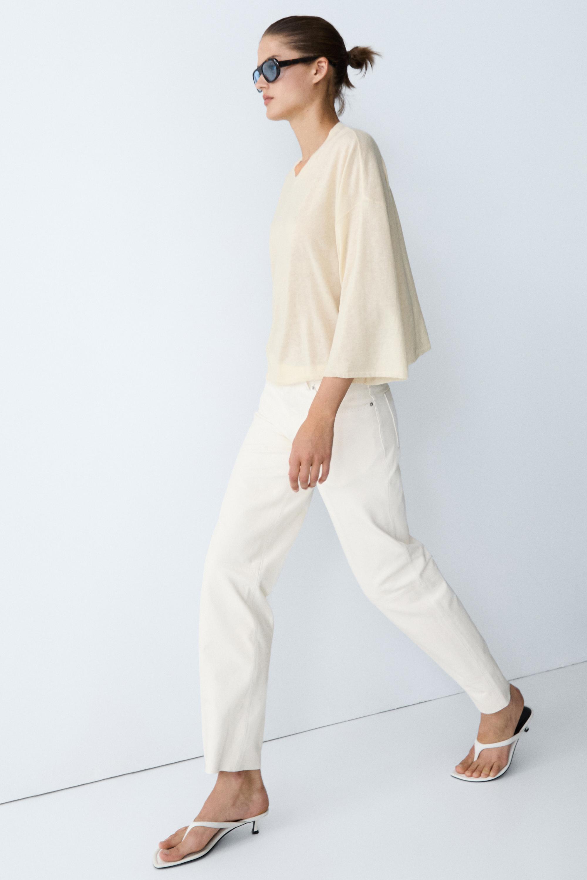 Round neck knit sweater — Yellow