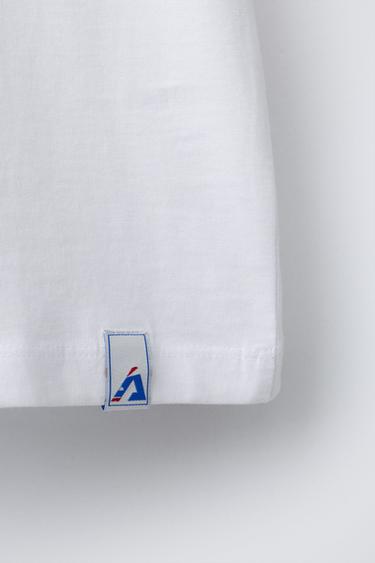 T-SHIRT À INSCRIPTION EN RELIEF - Blanc de Zara - Image 3