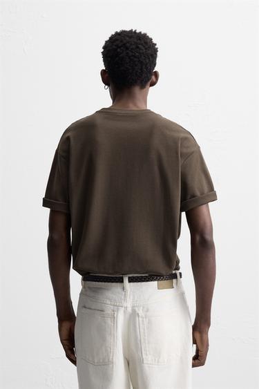 T-SHIRT AVEC PIÈCE EN RELIEF - Marron de Zara - Image 2