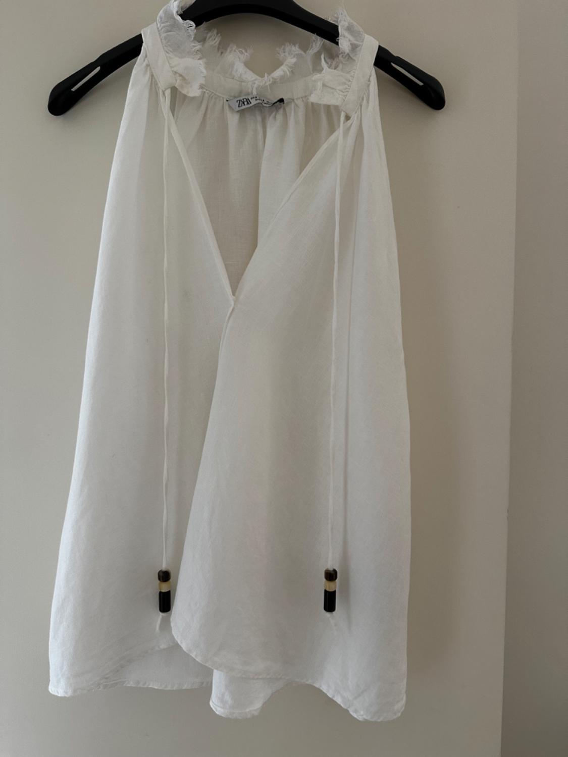 FRAYED LINEN TOP