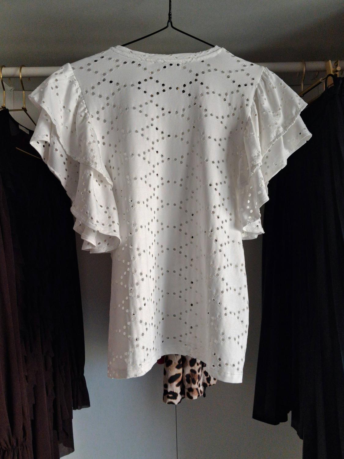TOP WITH DIE-CUT EMBROIDERY - Image 2