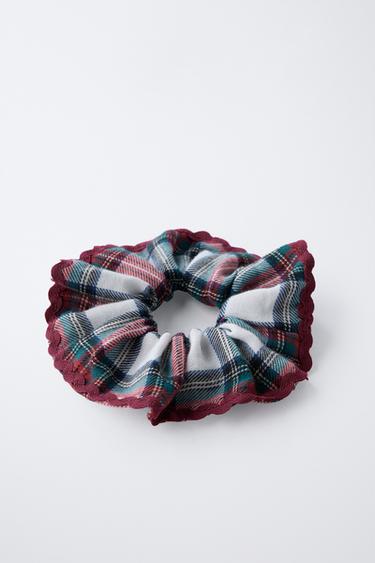 LOT DE DEUX CHOUCHOUS EN FLANELLE À CARREAUX - Rouge de Zara - Image 1