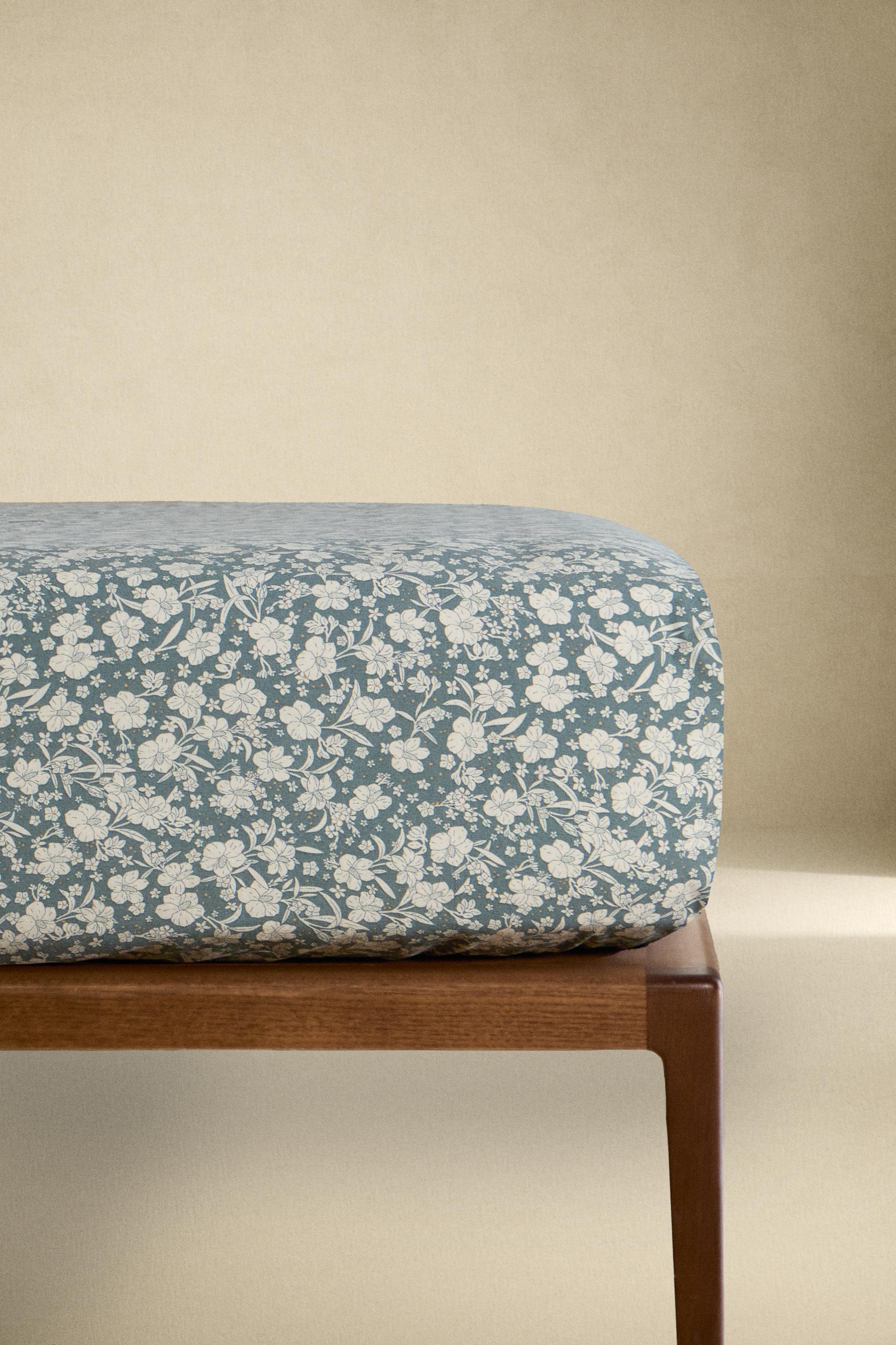 CHILDREN’S TROPICAL FLORAL FITTED SHEET