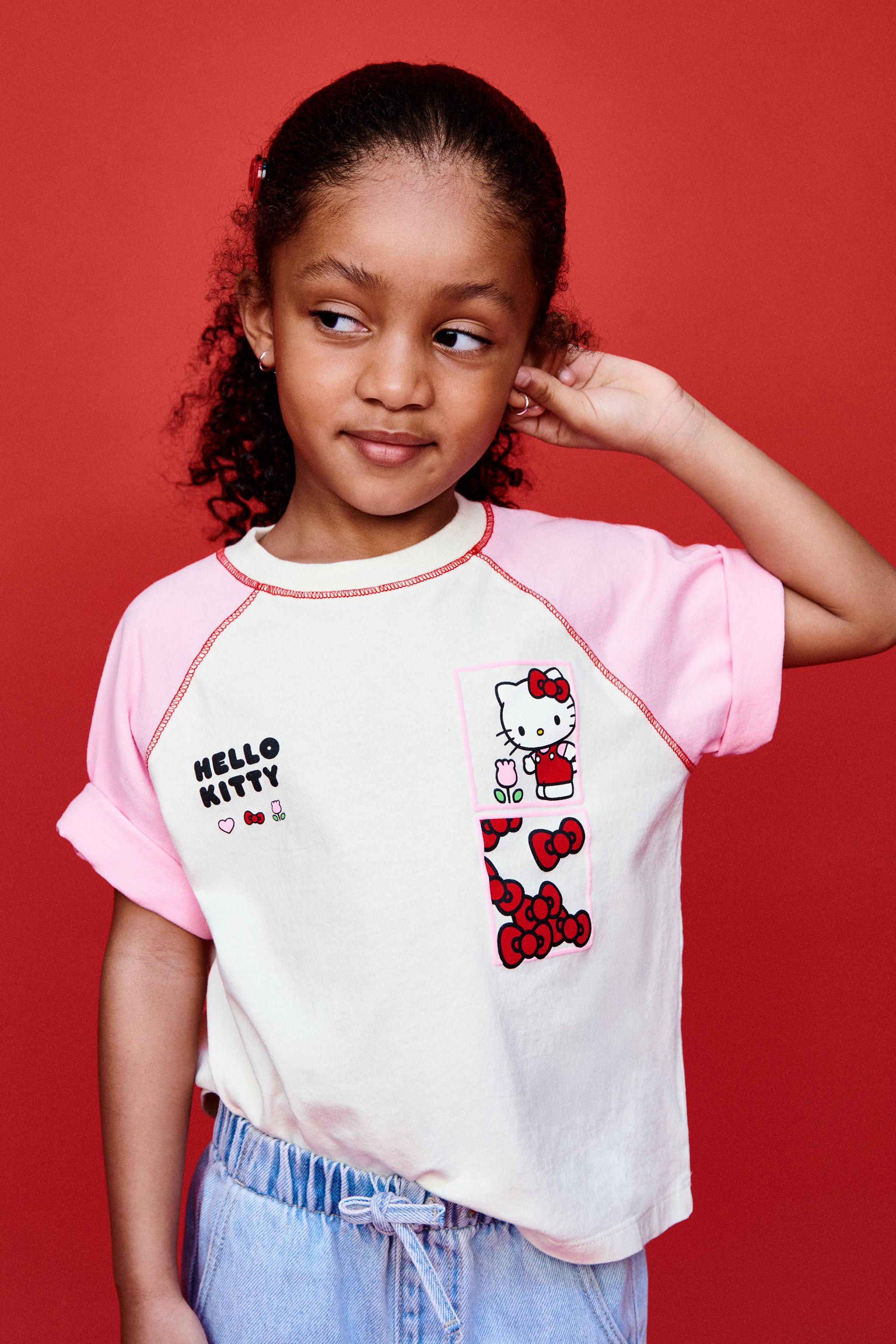 CONTRASTING RAGLAN SLEEVE HELLO KITTY © SANRIO T-SHIRT