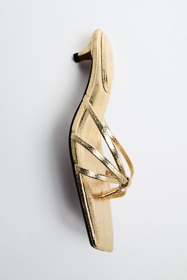 METALLIC-EFFECT SANDALS - Gold by Zara