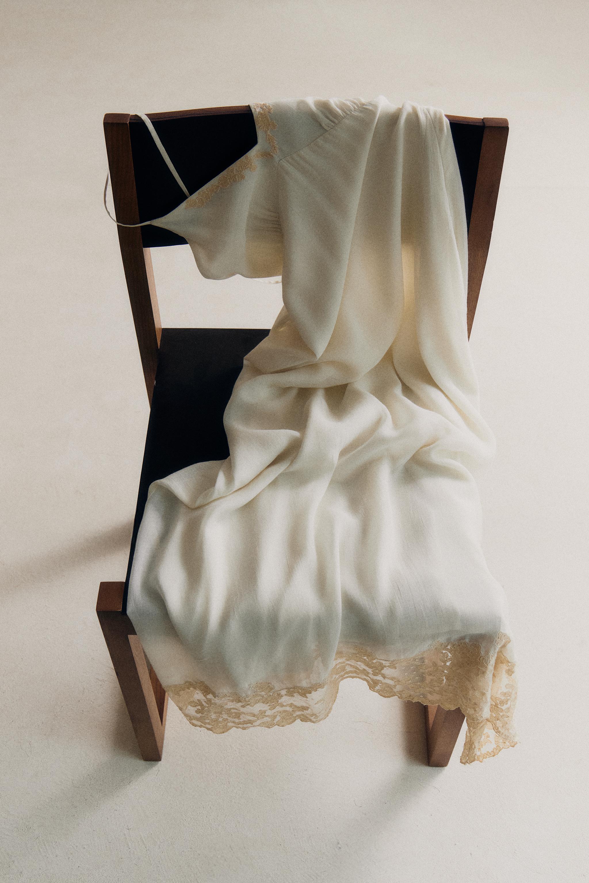 EMBROIDERED NIGHTGOWN