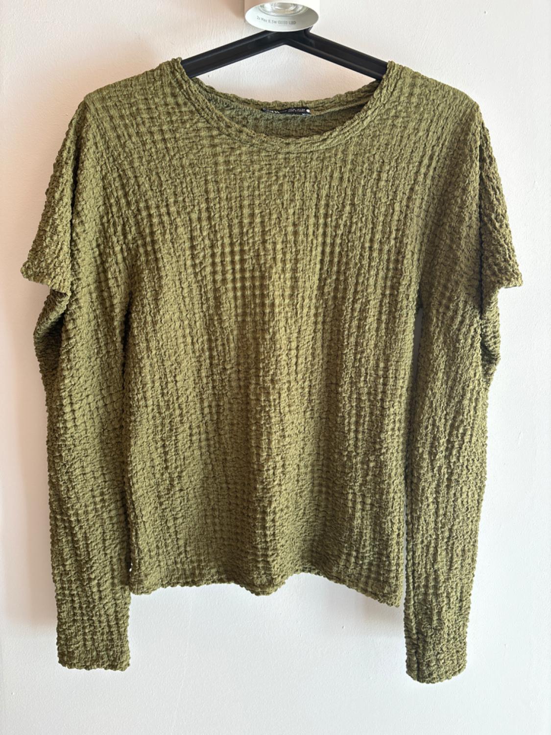 TEXTURED TOP