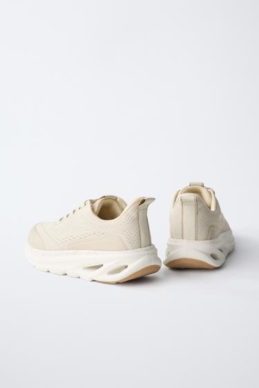 BASKET DE SPORT AVEC DÉTAIL SEMELLE - Blanc écru de Zara - Image 5