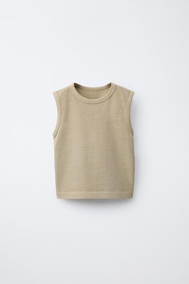 ФУТБОЛКА БЕЗ РУКАВОВ С ВЫШИВКОЙ, ОКРАШЕННАЯ В ГОТОВОМ ВИДЕ — ПЕСОЧНЫЙ от Zara — изображение 0