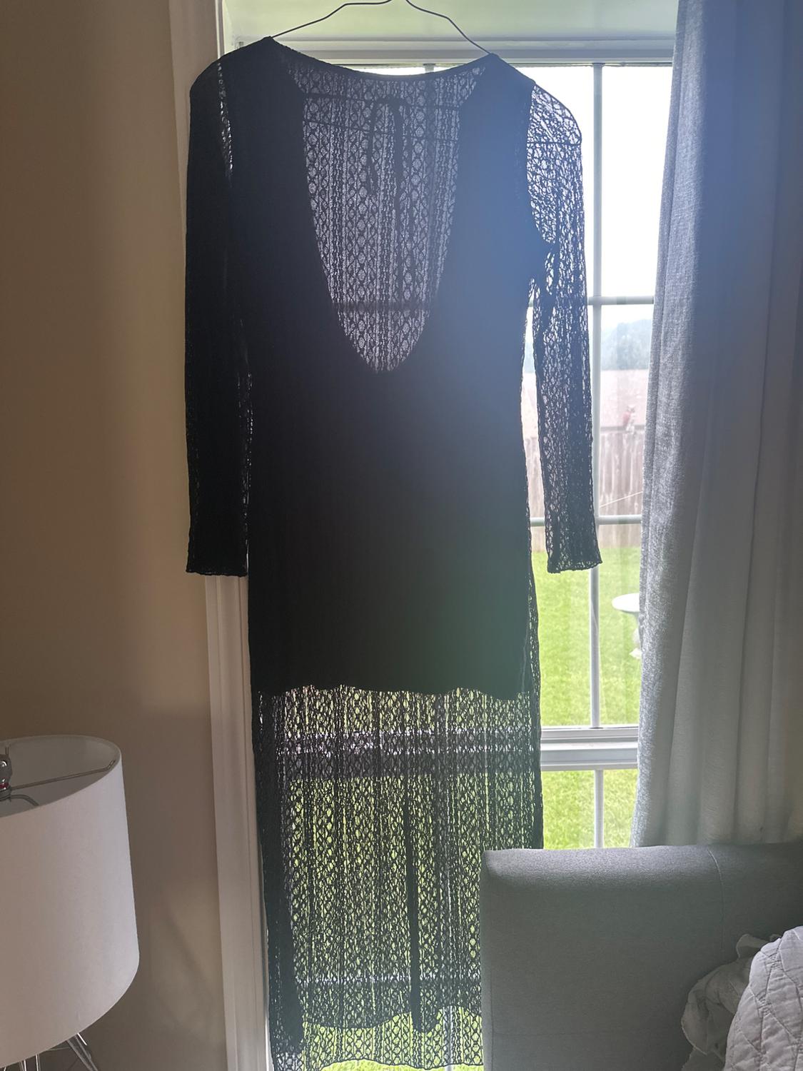 VESTIDO MIDI ENCAJE ESPALDA DESCUBIERTA - Image 4