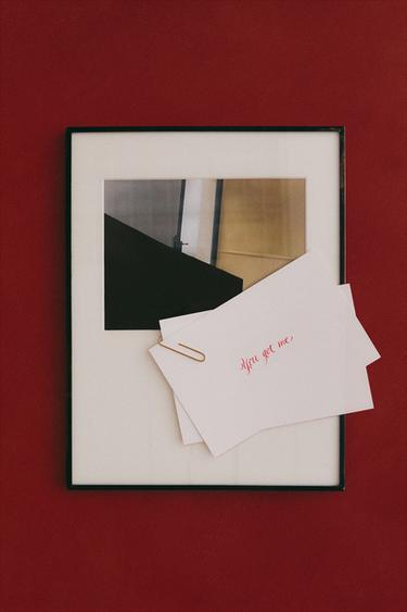 PHOTO FRAME WITH PASSE-PARTOUT - Black by Zara